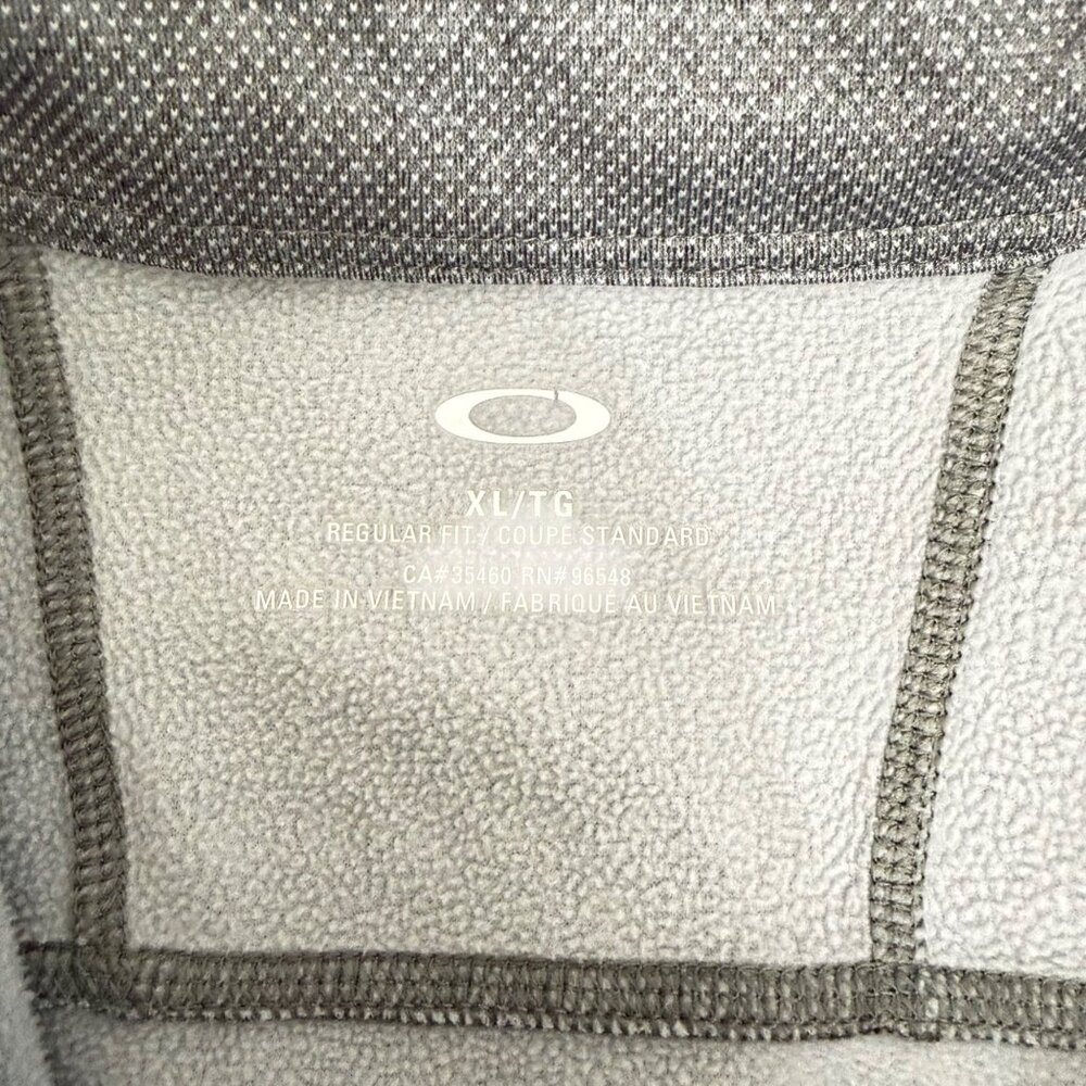 Oakley 1/4 Zip Pullover - Gray - XL - Coeur D Alene Golf Resort - Picture 7 of 12